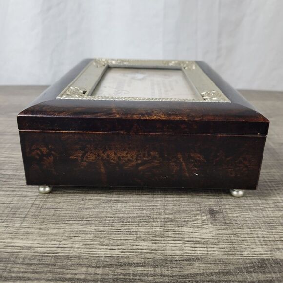 Cottage Garden Confirmation Photo Frame Music Box‎ - Picture 4 of 10
